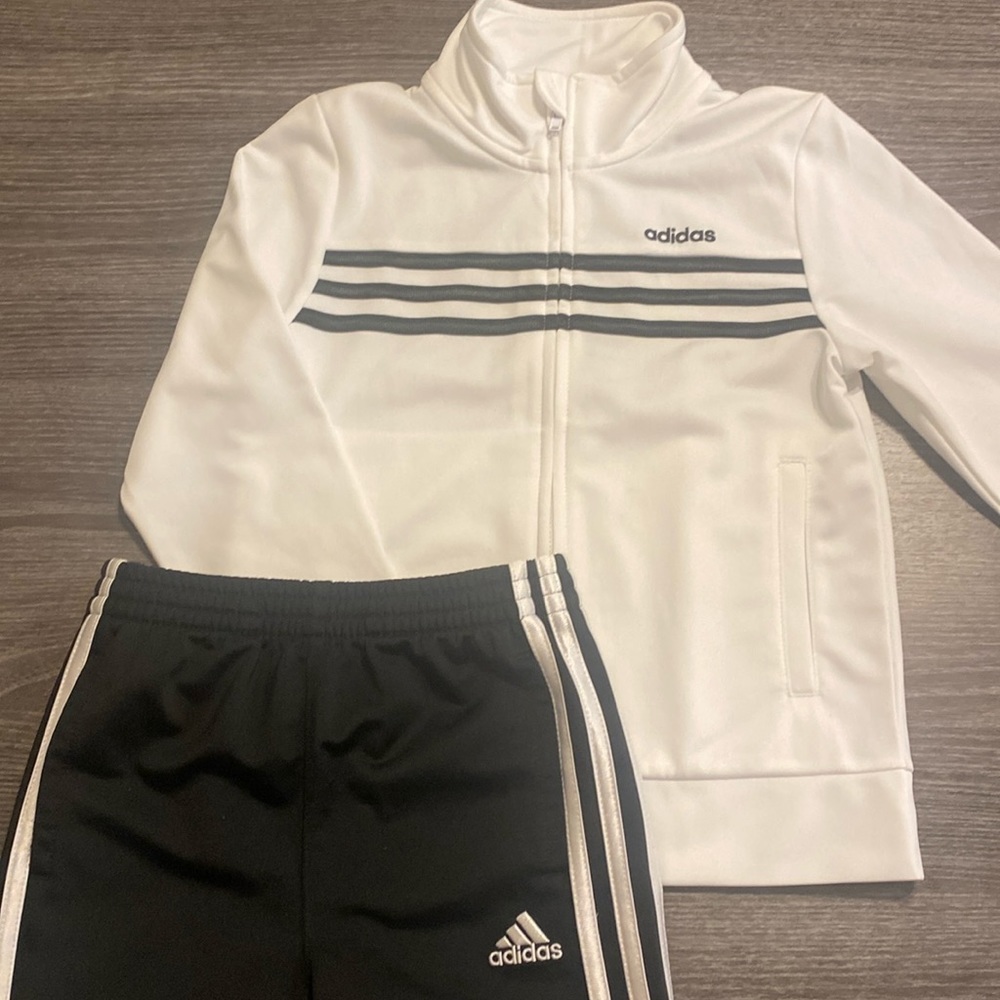 Used Adidas sweatsuit
